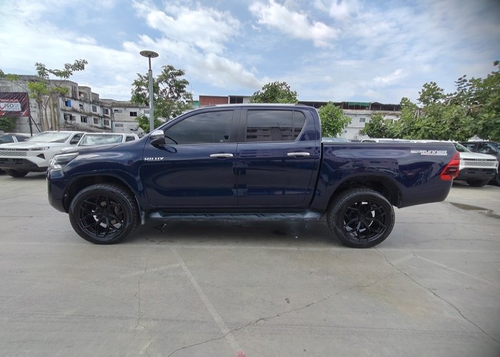 Used 10
                    TOYOTA
                     for Sale Image