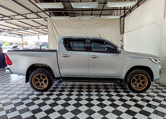 Used 12
                    TOYOTA
                     for Sale Image