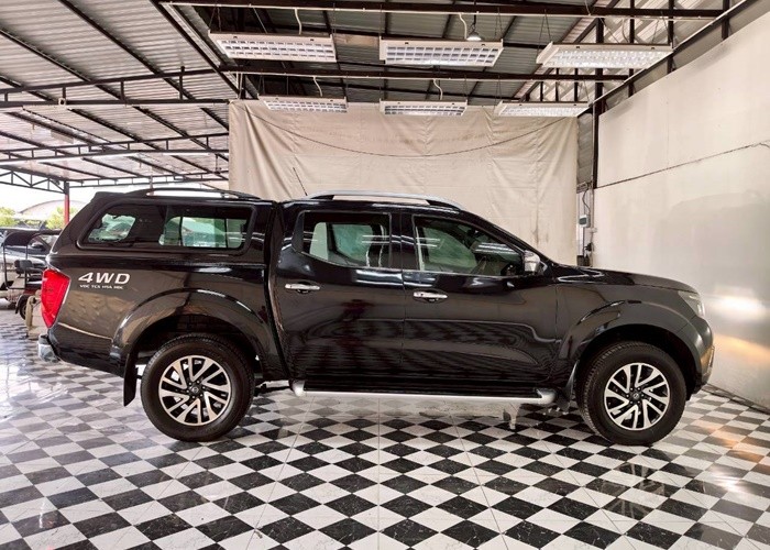 Used 7
                    NISSAN
                     for Sale Image