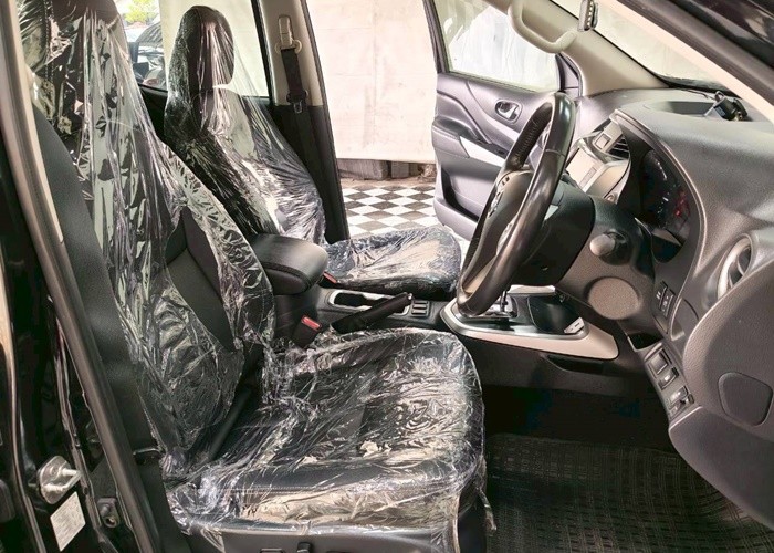 Used 7
                    NISSAN
                     for Sale Image