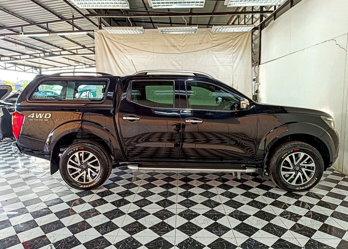 Used 7
                    NISSAN
                     for Sale Image