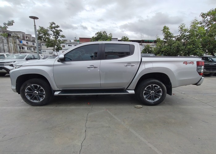 Used 8
                    MITSUBISHI
                     for Sale Image