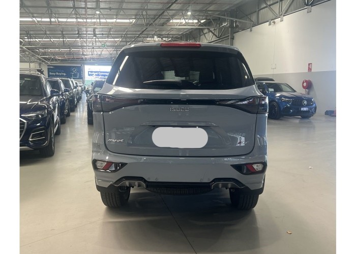 Used 1
                    ISUZU
                     for Sale Image