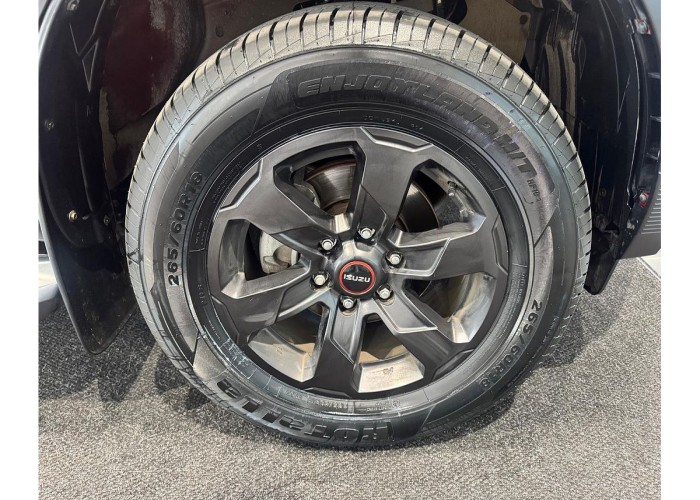 Used 1
                    ISUZU
                     for Sale Image