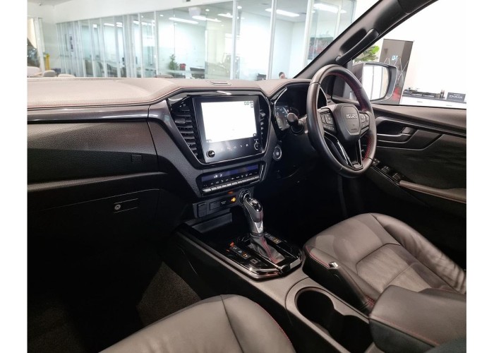 Used 1
                    ISUZU
                     for Sale Image