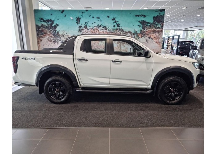 Used 1
                    ISUZU
                     for Sale Image