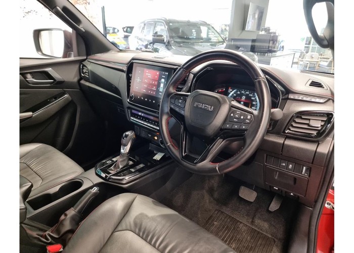 Used 1
                    ISUZU
                     for Sale Image