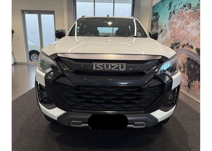 Used 1
                    ISUZU
                     for Sale Image