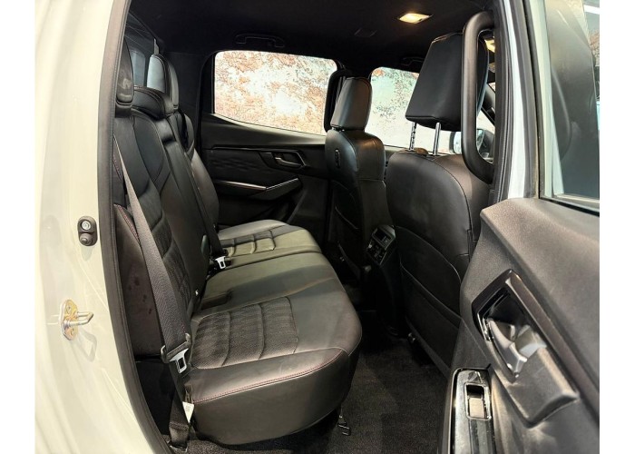 Used 1
                    ISUZU
                     for Sale Image