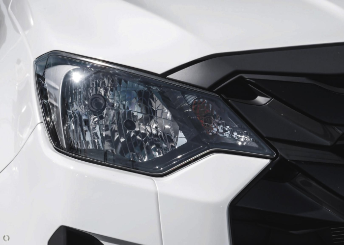 Used 1
                    ISUZU
                     for Sale Image