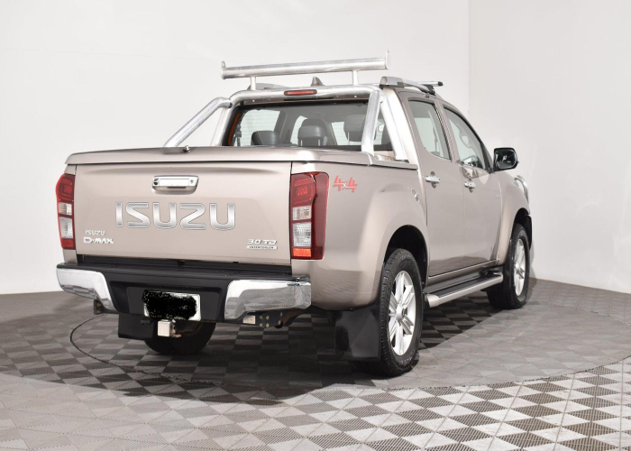 Used 6
                    ISUZU
                     for Sale Image