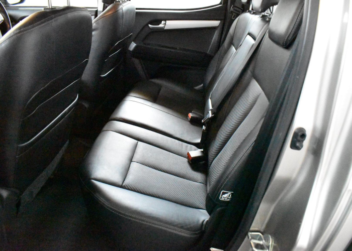 Used 6
                    ISUZU
                     for Sale Image