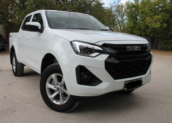 Used 8
                    ISUZU
                     for Sale Image