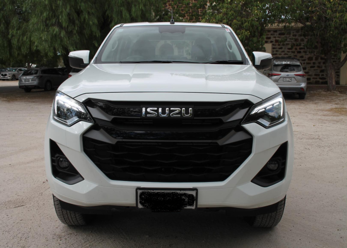 Used 8
                    ISUZU
                     for Sale Image