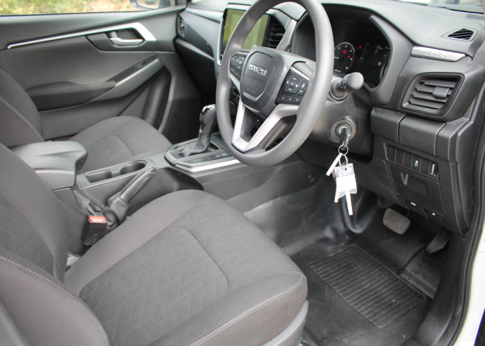 Used 8
                    ISUZU
                     for Sale Image