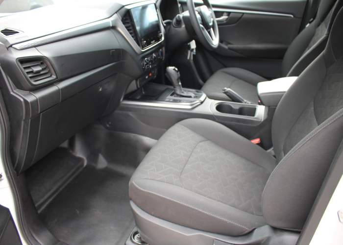 Used 8
                    ISUZU
                     for Sale Image