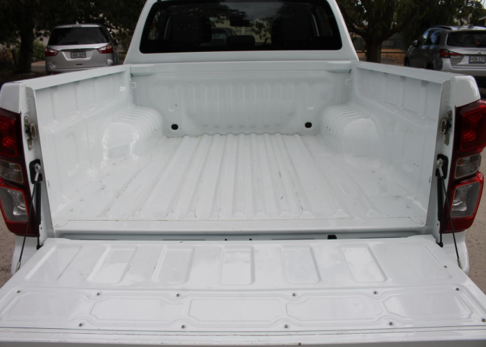 Used 8
                    ISUZU
                     for Sale Image