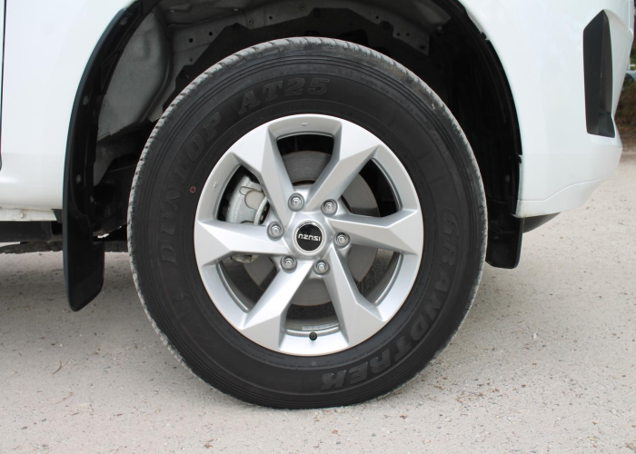 Used 8
                    ISUZU
                     for Sale Image