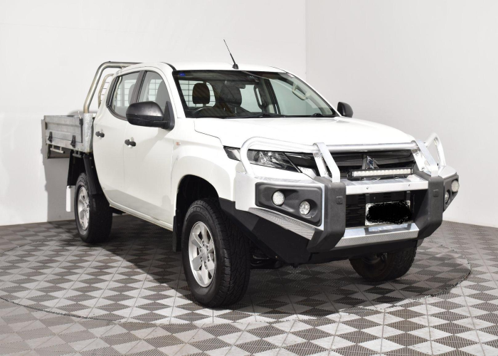 Used 6
                    MITSUBISHI
                     for Sale Image