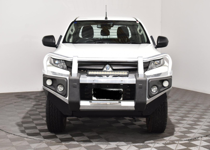 Used 6
                    MITSUBISHI
                     for Sale Image