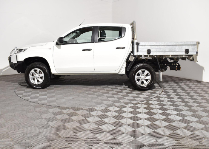 Used 6
                    MITSUBISHI
                     for Sale Image