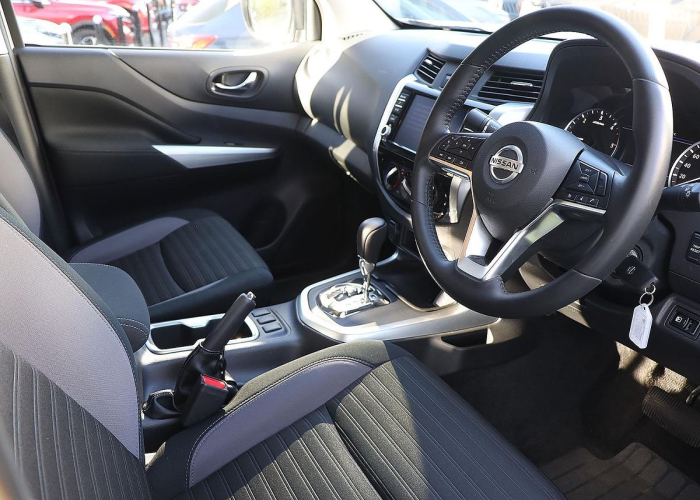 Used 4
                    NISSAN
                     for Sale Image