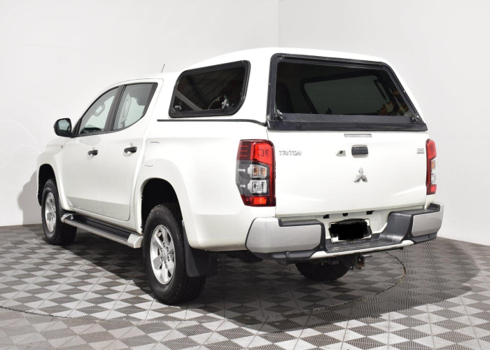 Used 2
                    MITSUBISHI
                     for Sale Image