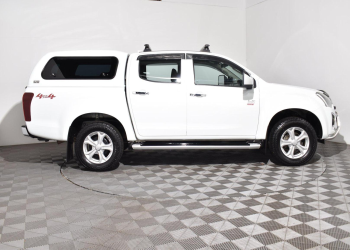 Used 7
                    ISUZU
                     for Sale Image
