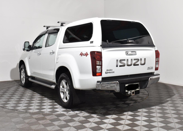 Used 7
                    ISUZU
                     for Sale Image