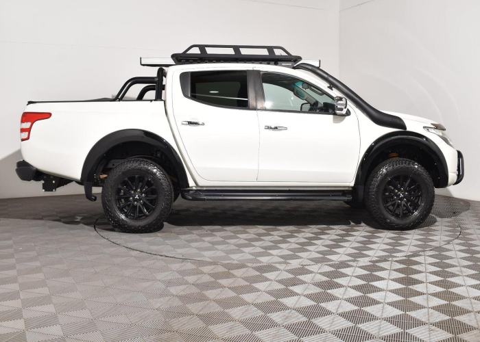 Used 7
                    MITSUBISHI
                     for Sale Image