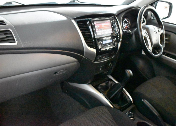 Used 7
                    MITSUBISHI
                     for Sale Image