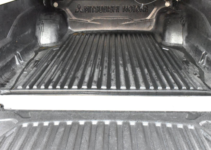 Used 7
                    MITSUBISHI
                     for Sale Image