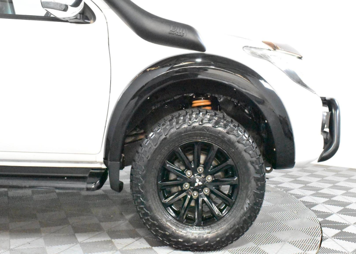 Used 7
                    MITSUBISHI
                     for Sale Image