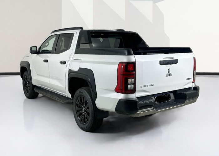 Used 2
                    MITSUBISHI
                     for Sale Image