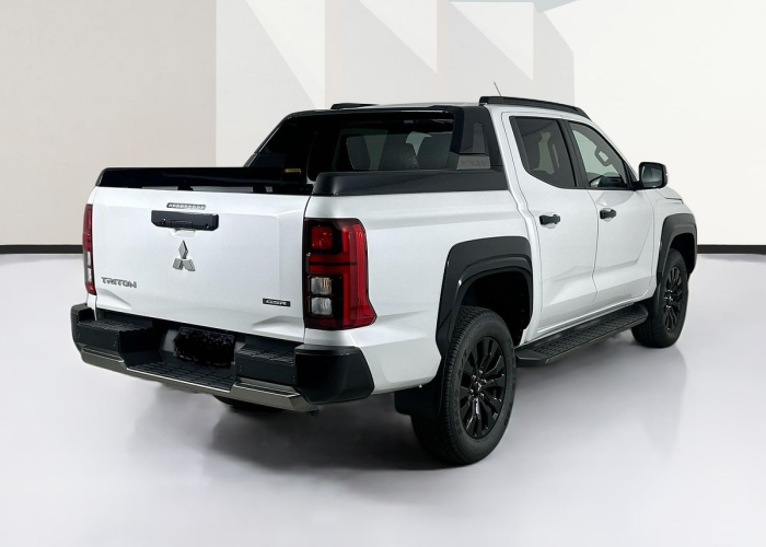 Used 2
                    MITSUBISHI
                     for Sale Image