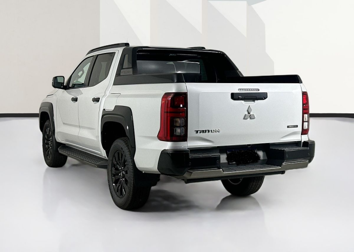 Used 2
                    MITSUBISHI
                     for Sale Image