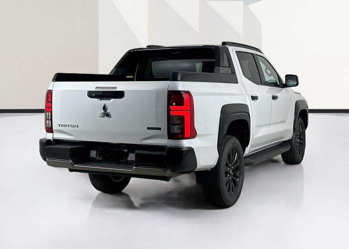 Used 2
                    MITSUBISHI
                     for Sale Image