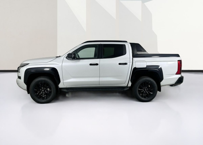 Used 2
                    MITSUBISHI
                     for Sale Image