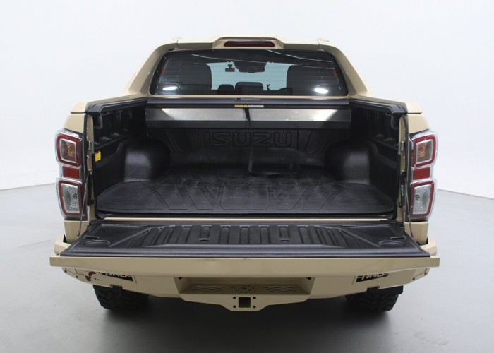 Used 1
                    ISUZU
                     for Sale Image