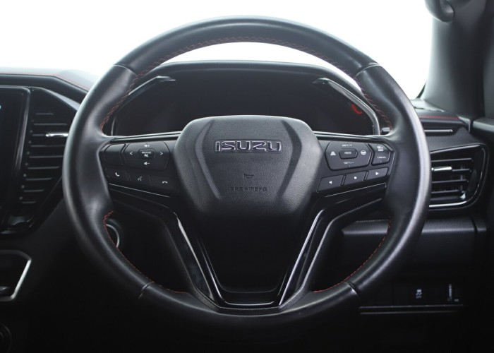 Used 1
                    ISUZU
                     for Sale Image