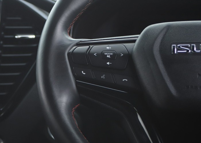 Used 1
                    ISUZU
                     for Sale Image