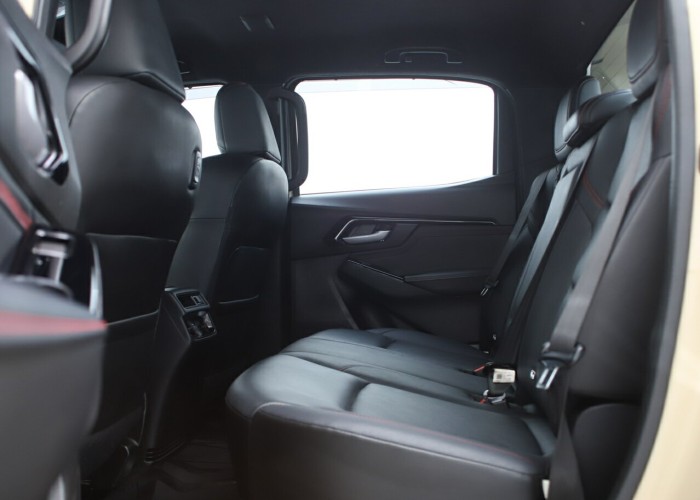 Used 1
                    ISUZU
                     for Sale Image