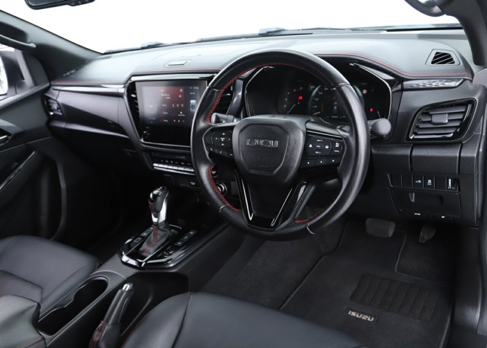 Used 1
                    ISUZU
                     for Sale Image