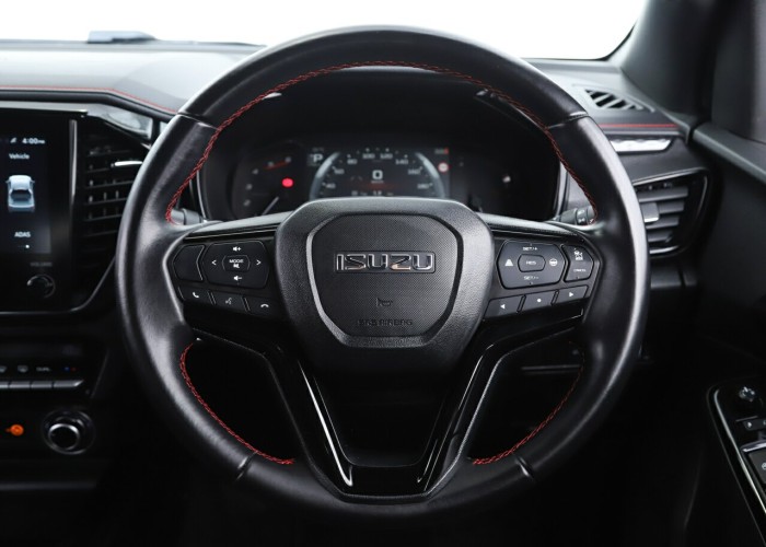 Used 1
                    ISUZU
                     for Sale Image