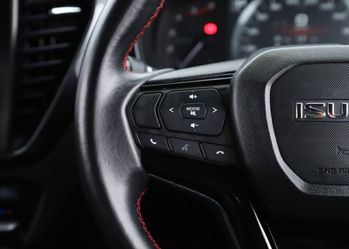 Used 1
                    ISUZU
                     for Sale Image