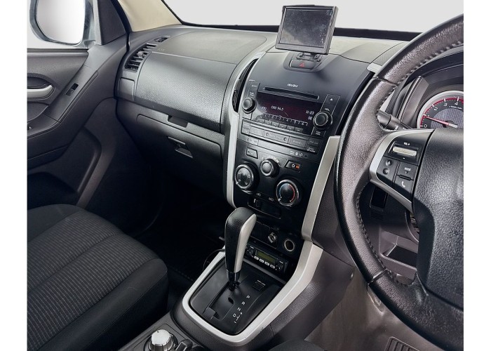 Used 1
                    ISUZU
                     for Sale Image